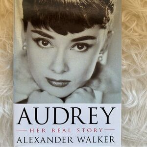 Audrey Hepburn Biography ‘Her Real Story’ Book NEW